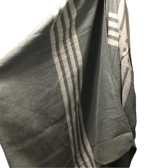 Bb Dakota | Sweater / Kimono - Picture 2 of 2